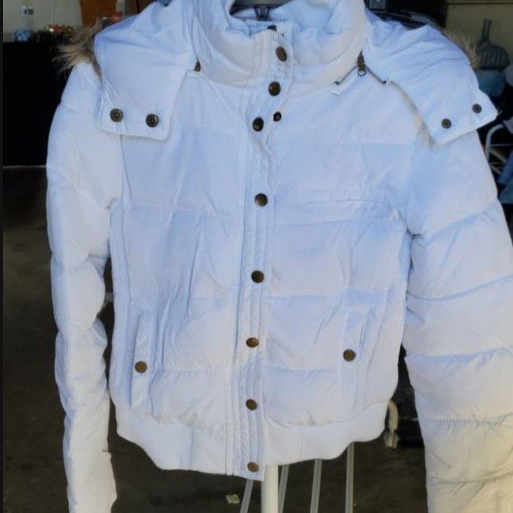 Arizona Jean Company White Puffer Jacket with Fur Trim